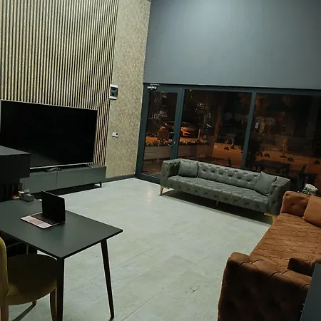 Nomad Hub Aparthotel 3*