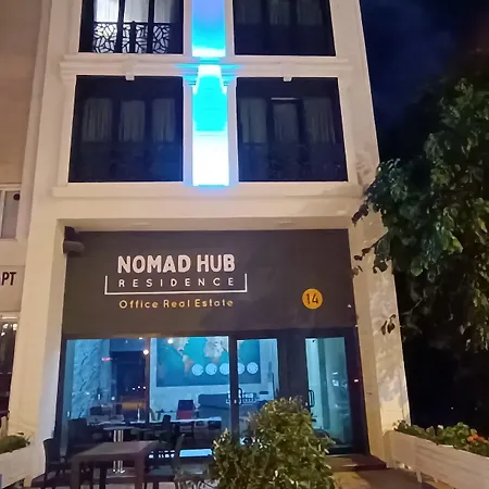 아파트호텔 Nomad Hub 3*