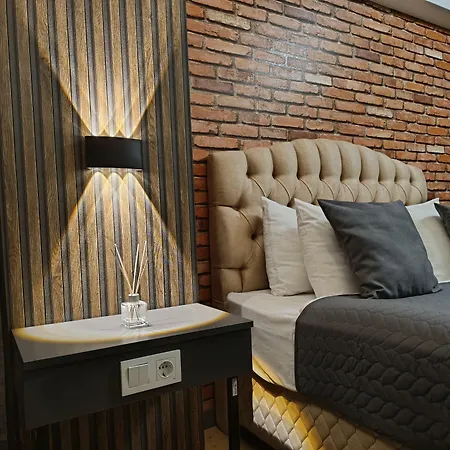 Nomad Hub Aparthotel 3*