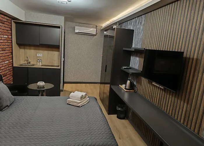 Nomad Hub Apartmanhotel 3*
