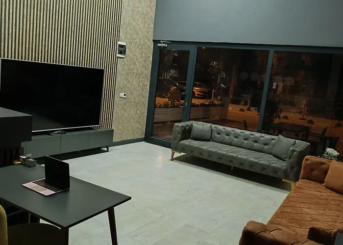 Nomad Hub Apartmanhotel 3*