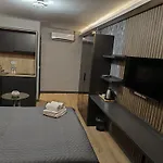 Nomad Hub 公寓式酒店 3*