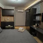 Nomad Hub 公寓式酒店 3*