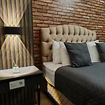 Nomad Hub 公寓式酒店 3*