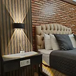 Nomad Hub 公寓式酒店 3*