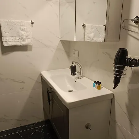 Aparthotel Nomad Hub 3*