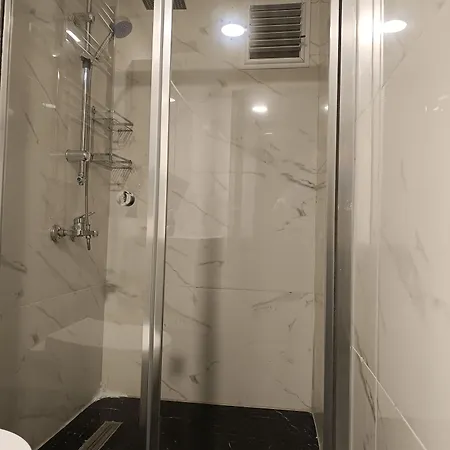 Nomad Hub 3*